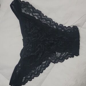 Venus Lace Cheeky NWOT